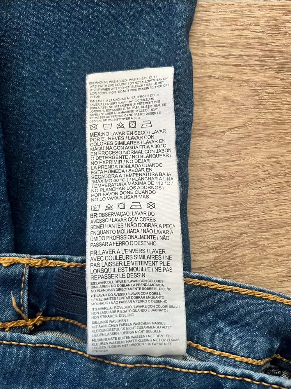 Levi’s Pull-On Jegging Jeans in Dark Blue Wash